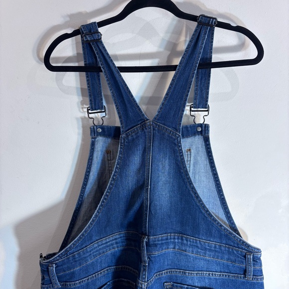 GAP Sz XL Mid Wash Denim Overalls Patch Pockets Tapered Leg Adjustable Straps - Picture 9 of 12